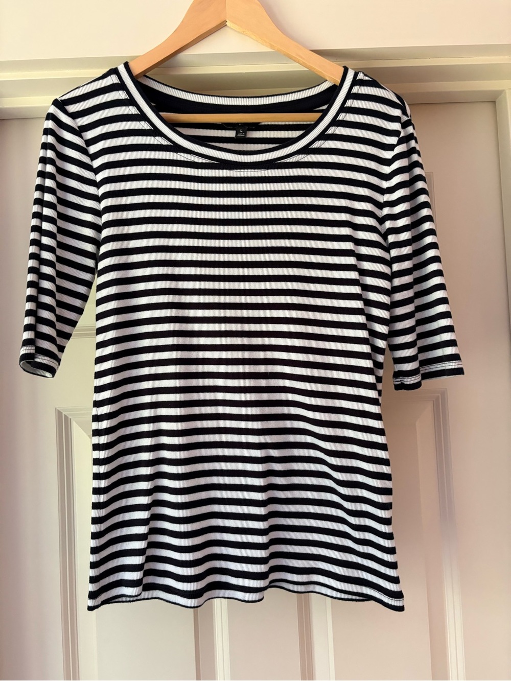 Banana Republic Factory Classic Black & White Ribbed Women’s Top